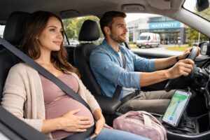 découvrez comment organiser vos trajets vers la maternité en toute sécurité, avec des conseils pratiques pour un voyage serein et sans stress.