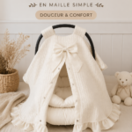 Un kit de poussette en tricot élégant sur fond pastel