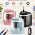 Aiguiseur de crayon électrique en action, affûtant des crayons de couleur
