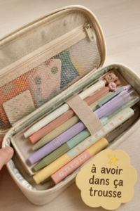 Une trousse de secours ouverte avec des fournitures médicales indispensables à l'intérieur.