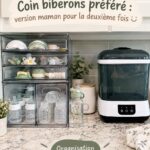 Station de biberons bien organisée avec tous les essentiels pour une maman expérimentée